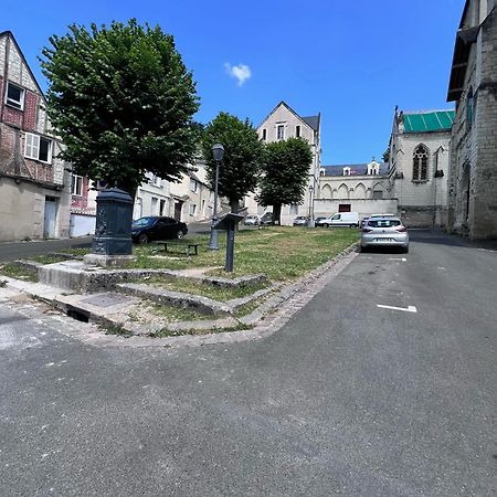 La Tour De L Horloge, Appt Typique A 500M Du Chateau 시농 외부 사진